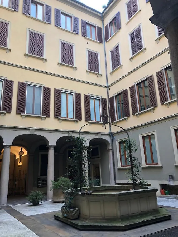 Youhosty - Del Lauro 6 Milan